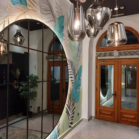 Natali Luxury Suites- Mini Hotel