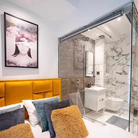 מלון Pedestrian Street Center Of Belgrade - Mini Rooms With Paid Parking 2*