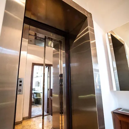 Pedestrian Street Center Of Belgrade - Mini Rooms With Paid Parking בלגרד