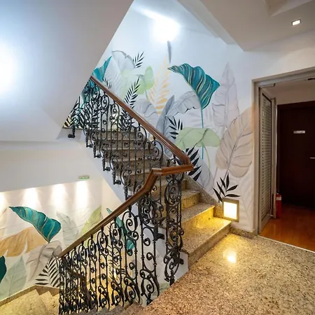 מלון Pedestrian Street Center Of Belgrade - Mini Rooms With Paid Parking 2*