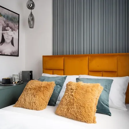 מלון Pedestrian Street Center Of Belgrade - Mini Rooms With Paid Parking בלגרד