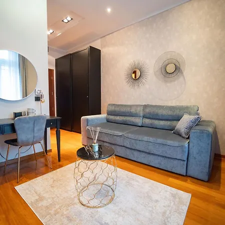 Natali Luxury Suites- Mini Hotel