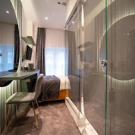 Pedestrian Street Center Of Belgrade - Mini Rooms With Paid Parking 2* בלגרד