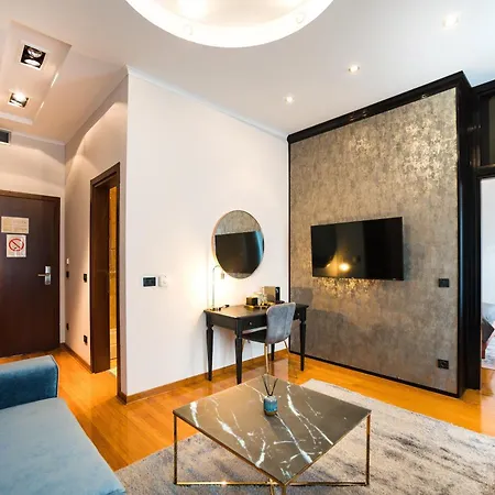 Natali Luxury Suites- Mini Hotel